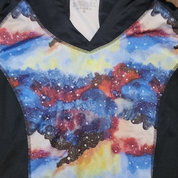 Covergirl Active Hoodie Celestial Print Size Medium NWOT - Picture 2 of 4